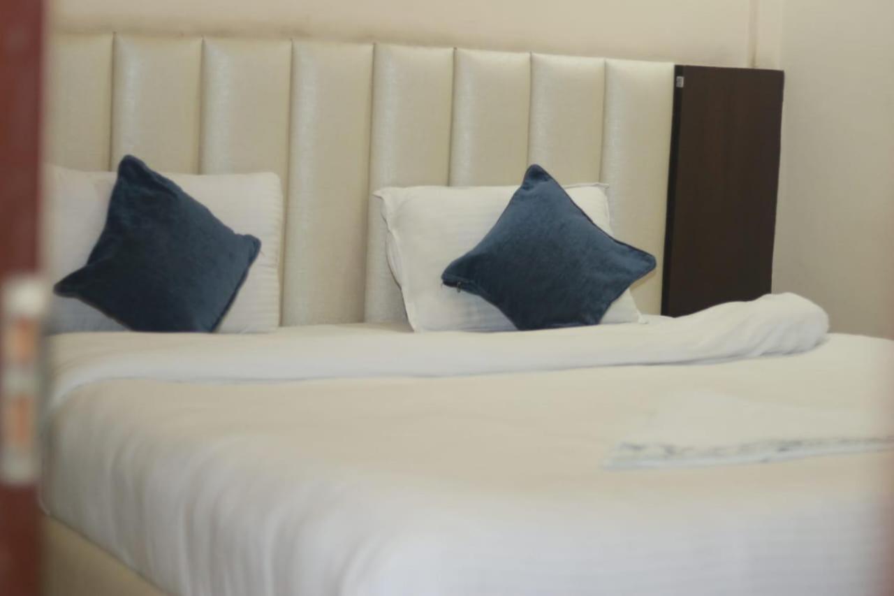 Hotel Sara Pvt Ltd Janakpur Eksteriør billede